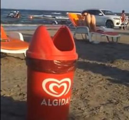 CÂT TUPEU! Un brăilean a intrat cu BMW-ul pe plajă, să-şi scoată skijetul din mare - VIDEO